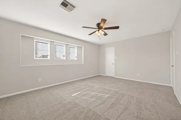 $2,300 | 2810 Meadowbrook Lane, Rosenberg, TX 77471