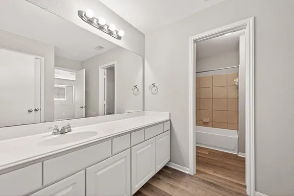 $2,300 | 2810 Meadowbrook Lane, Rosenberg, TX 77471