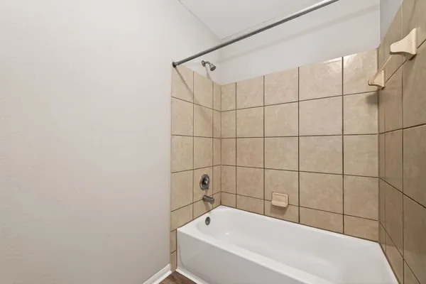 $2,300 | 2810 Meadowbrook Lane, Rosenberg, TX 77471