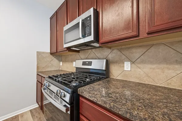 $2,300 | 2810 Meadowbrook Lane, Rosenberg, TX 77471