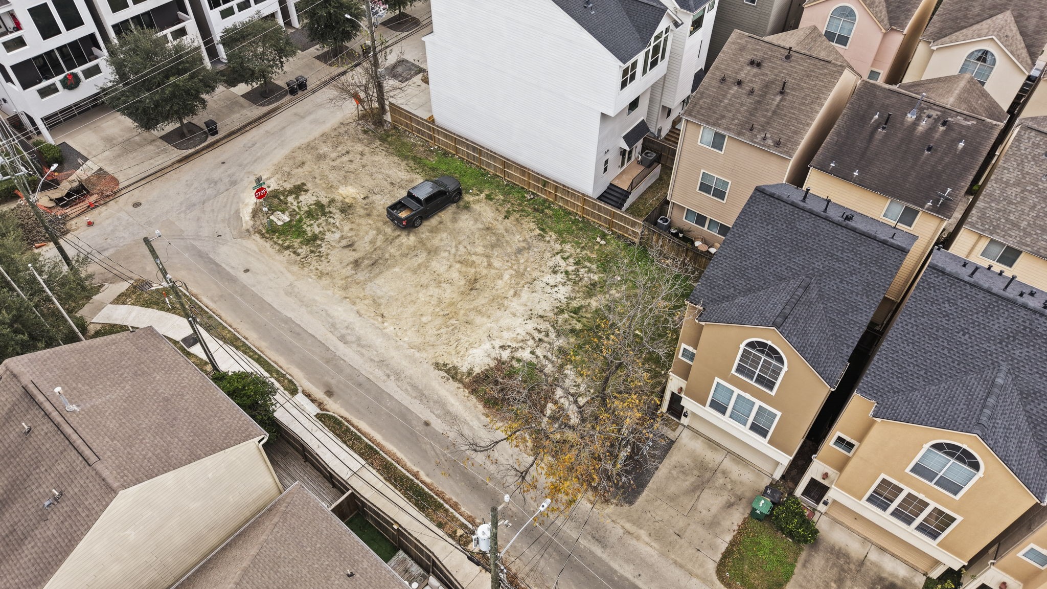 5807 Katy Street Houston, TX 77007 - Photo 36 of 37 This perfectly rectangular, cleared lot is ready for immediate development among some of the area's most sophisticated new construction.