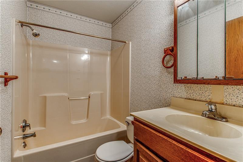 236 Baird Road Edinburg, PA 16116 - Photo 17 of 24