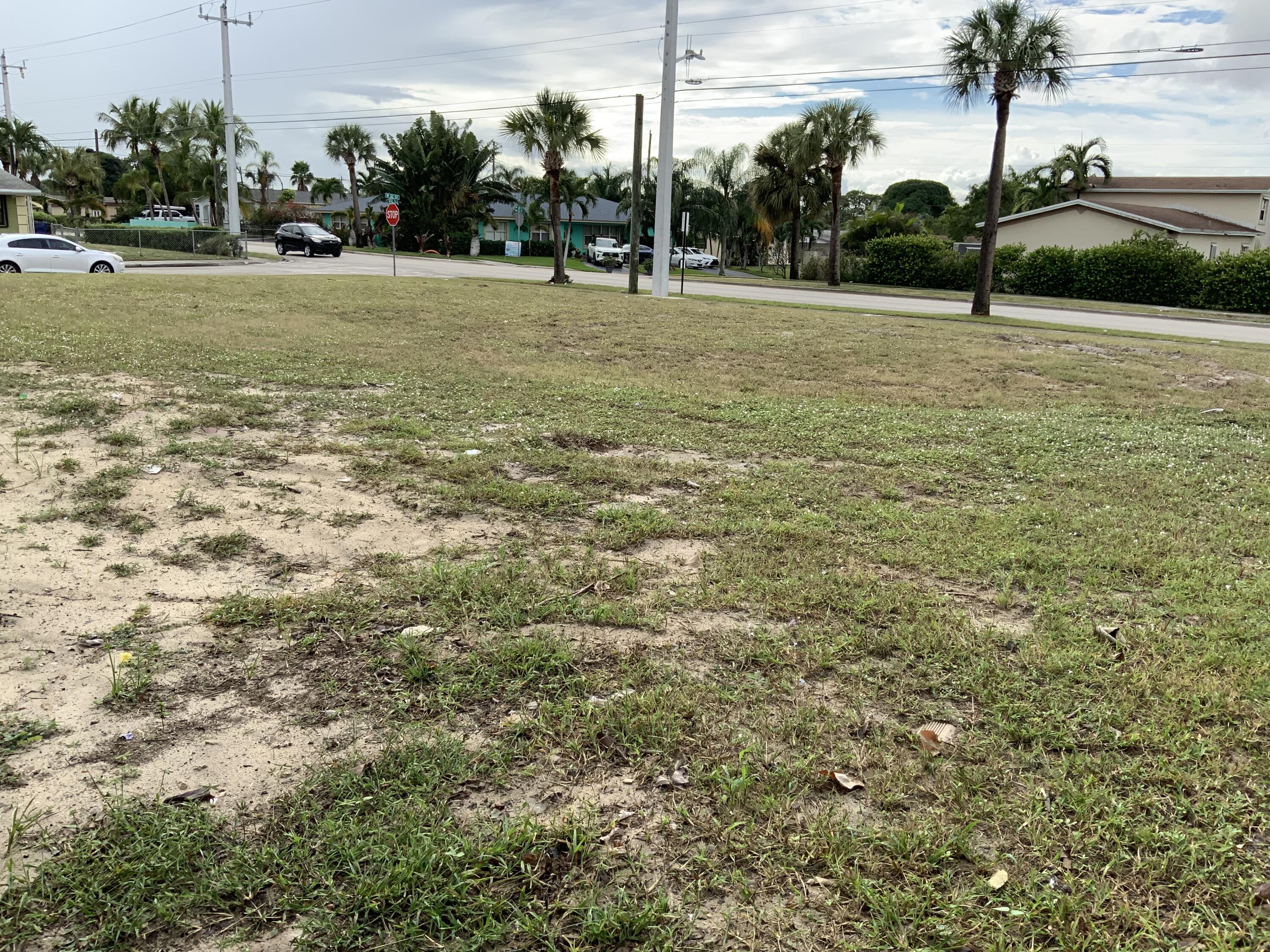 Null Null 32nd & Avenue South Riviera Beach, FL 33404 - Photo 2 of 4 a view of a park