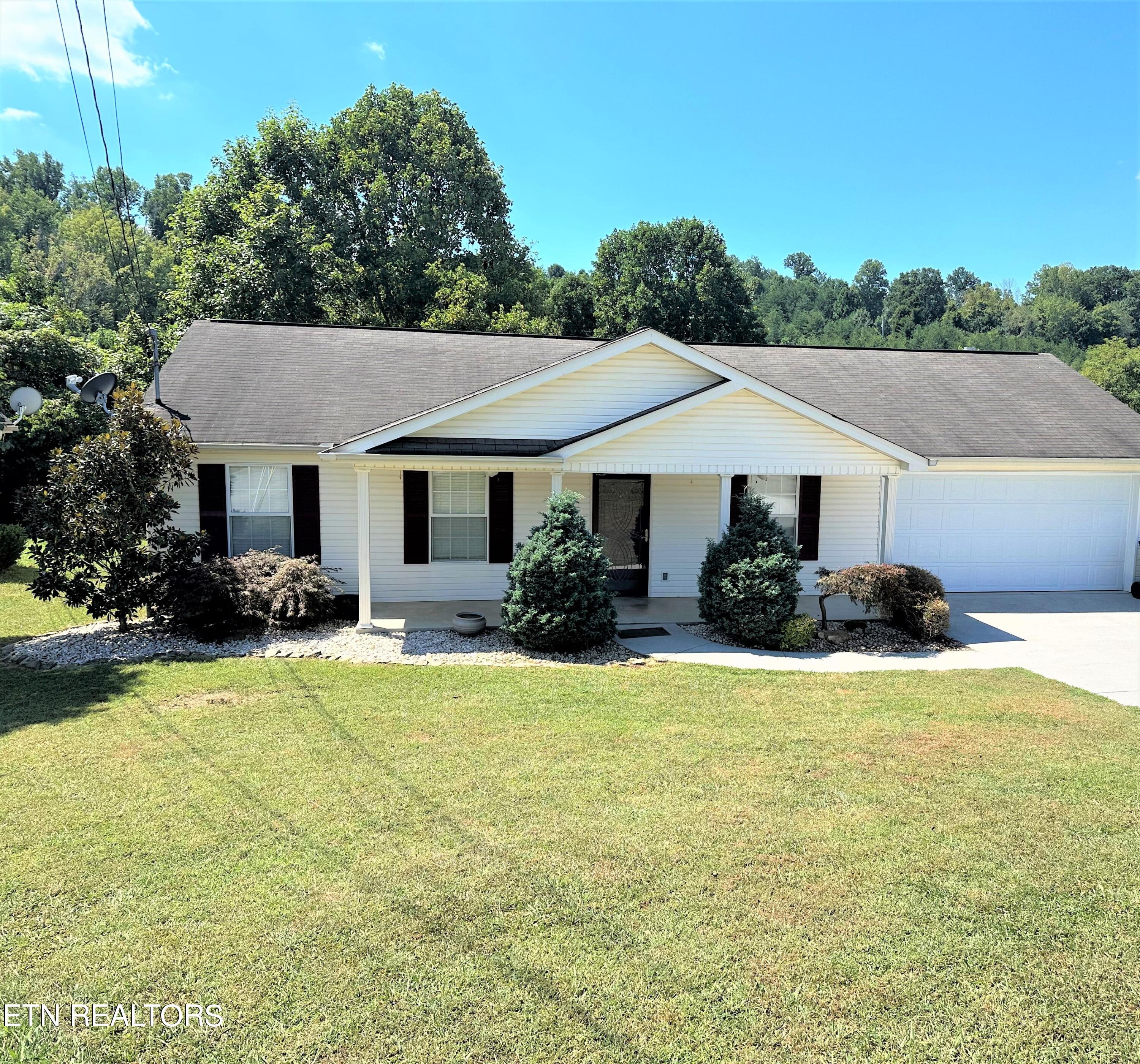 6236 Hugh Willis Road Powell, TN 37849 - Photo 1 of 14 IMG_5937 (2)