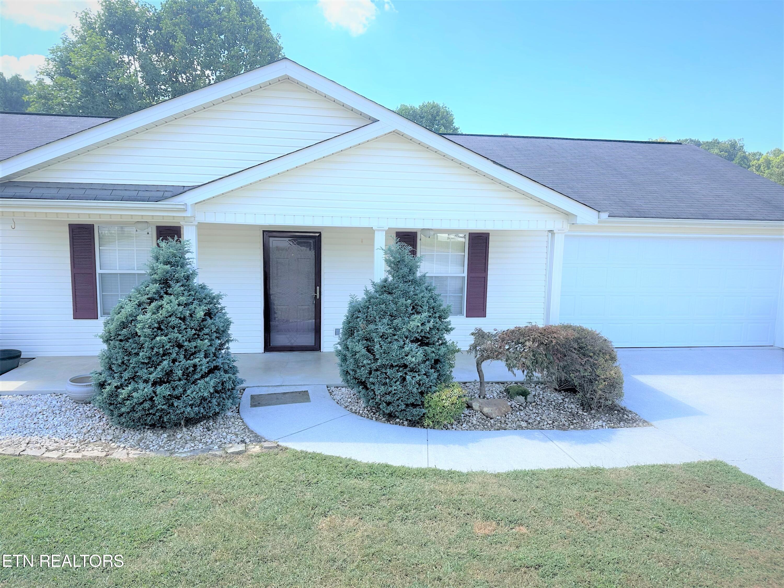 6236 Hugh Willis Road Powell, TN 37849 - Photo 2 of 14 IMG_5947 (2)