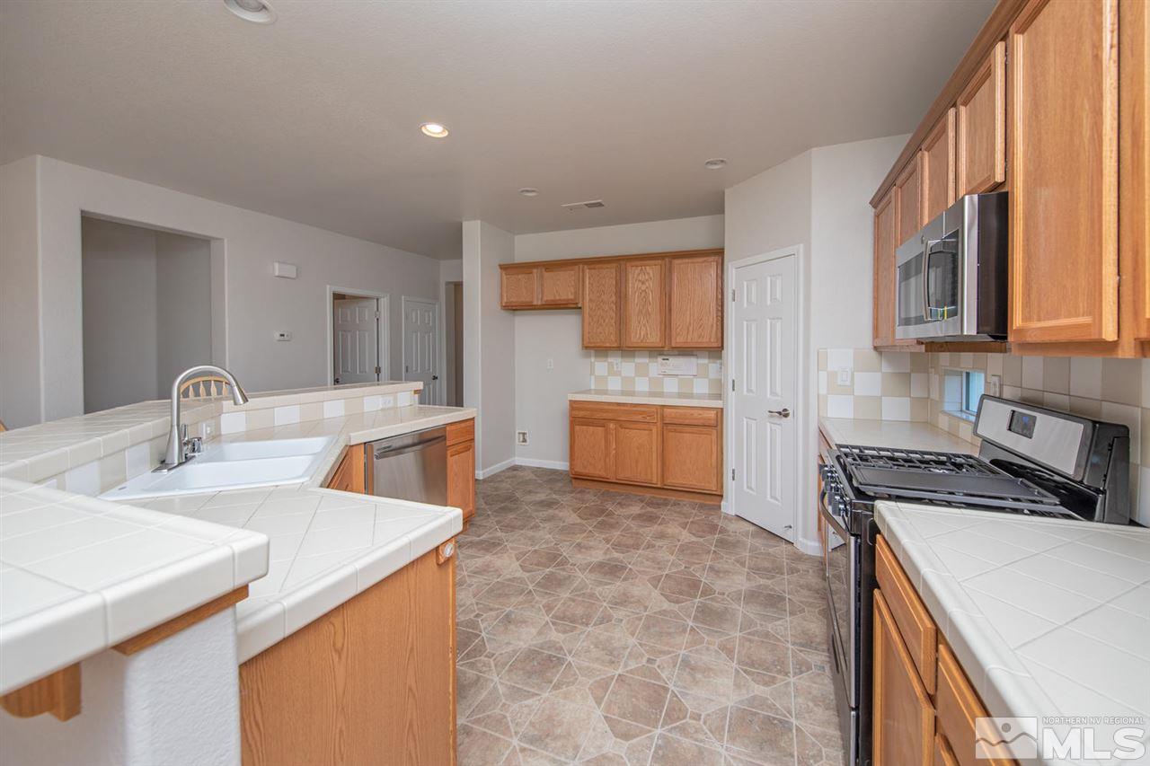 7104 Discovery Lane Reno, NV 89506 - Photo 4 of 29 Photo 4