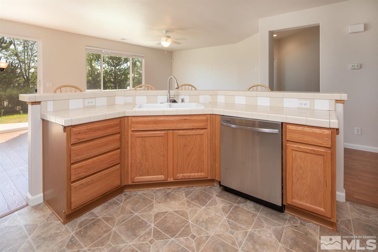 7104 Discovery Lane Reno, NV 89506 - Photo 6 of 29 Photo 6