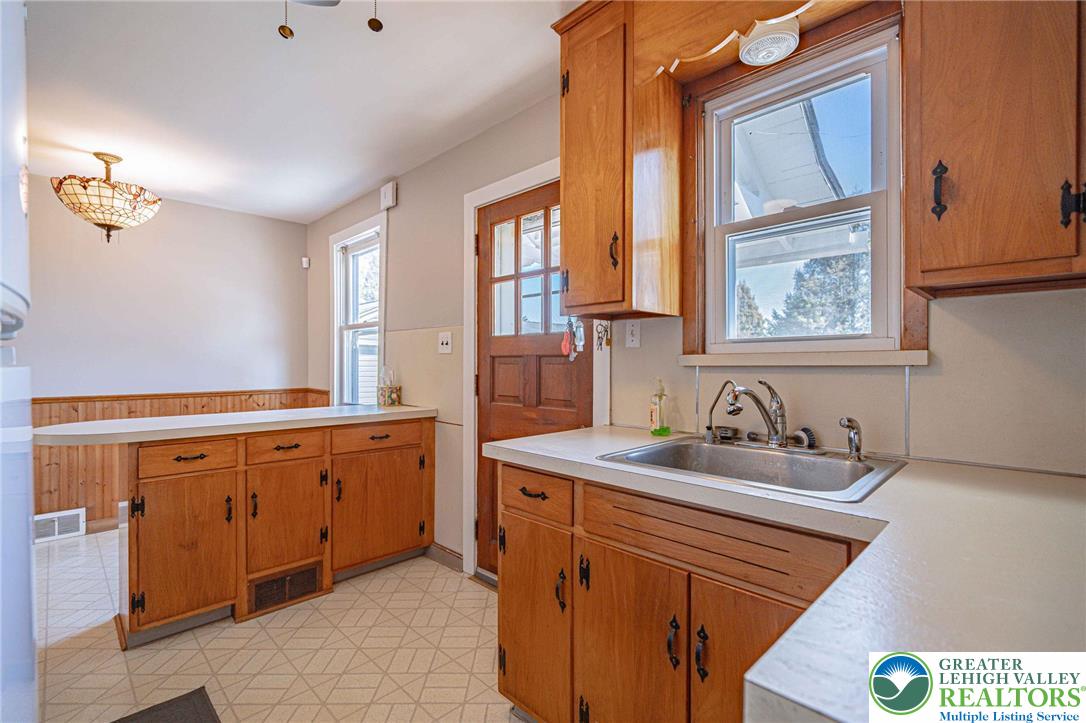 6245 Vera Cruz Road Emmaus, PA 18049 - Photo 23 of 72