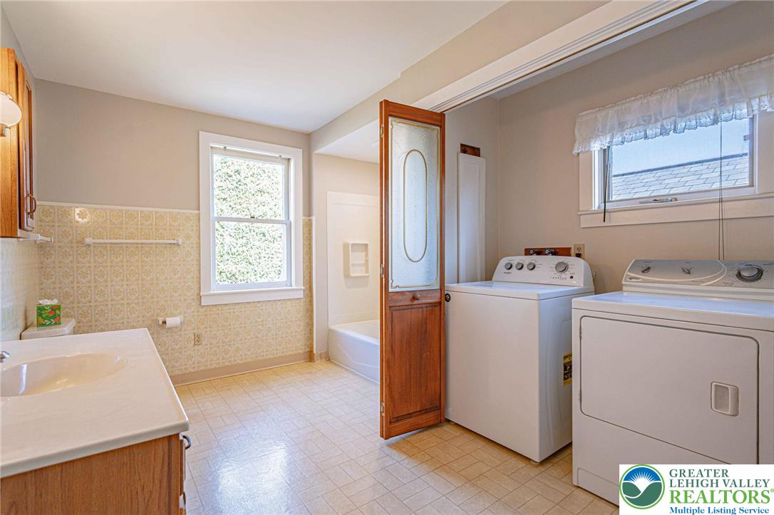 6245 Vera Cruz Road Emmaus, PA 18049 - Photo 30 of 72