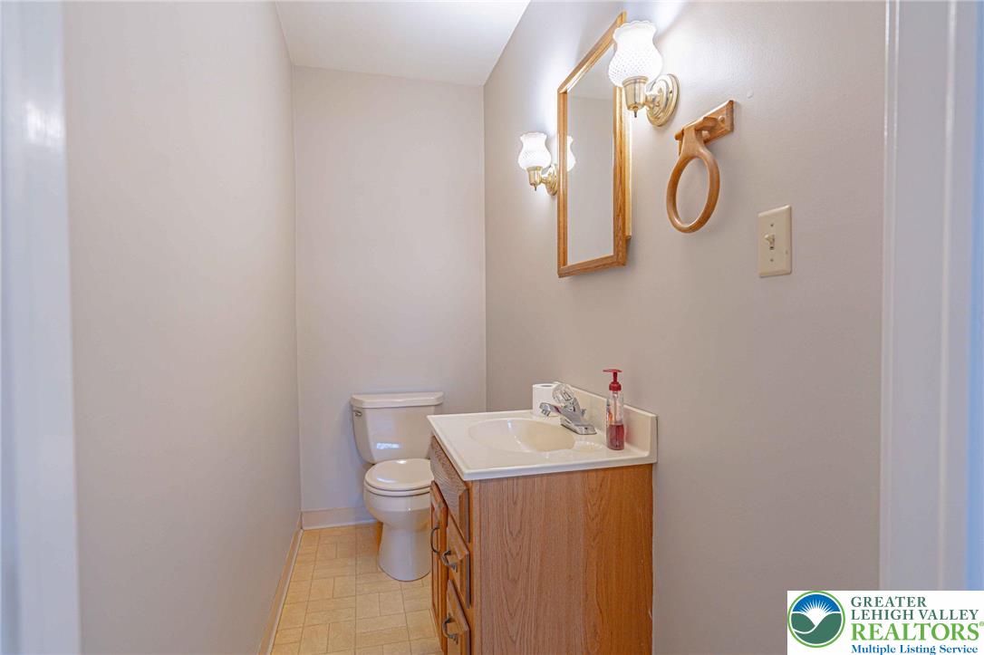 6245 Vera Cruz Road Emmaus, PA 18049 - Photo 37 of 72