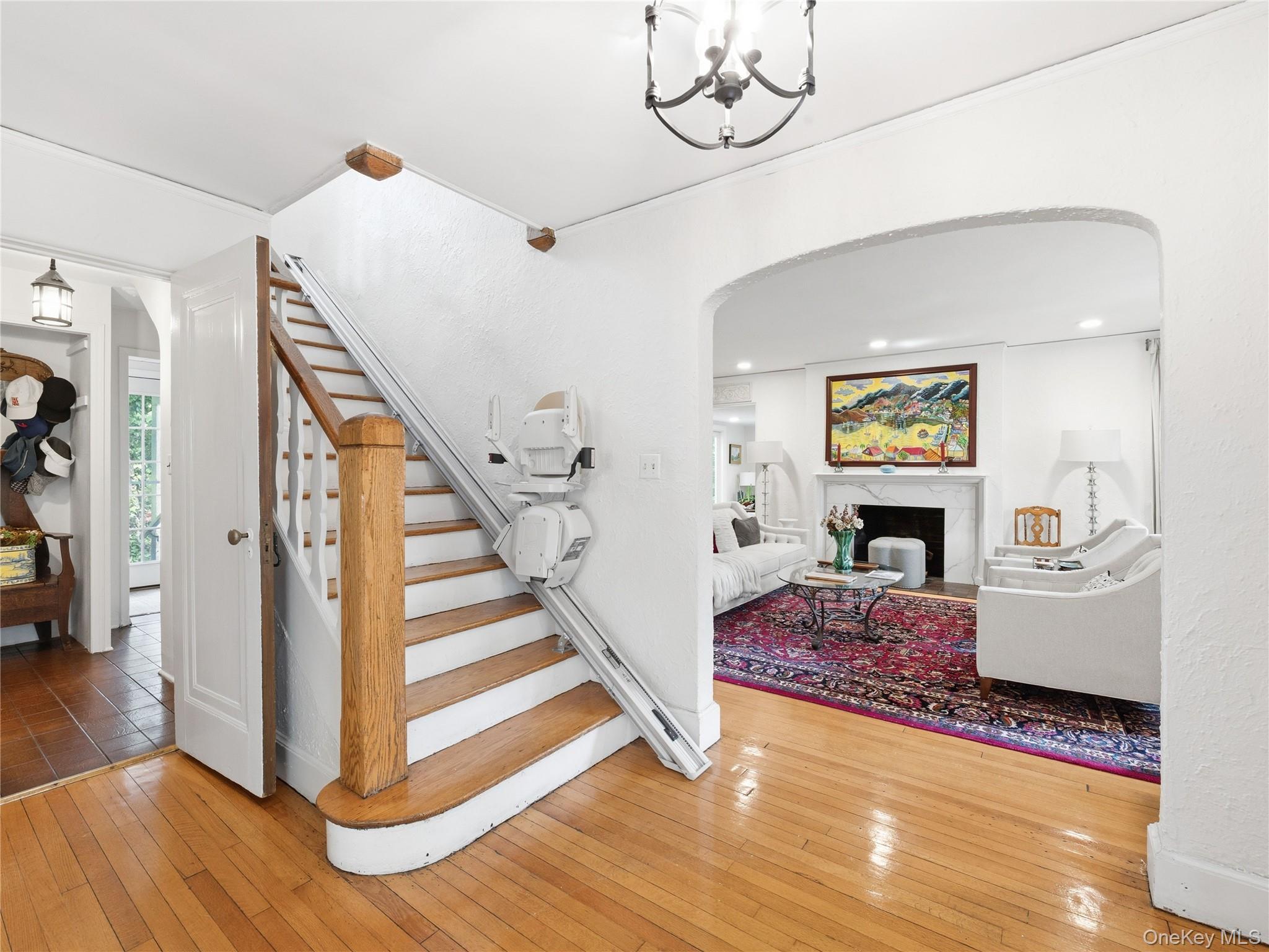 89 Bayview Avenue Great Neck, NY 11021 - Photo 10 of 38 Entrance Foyer