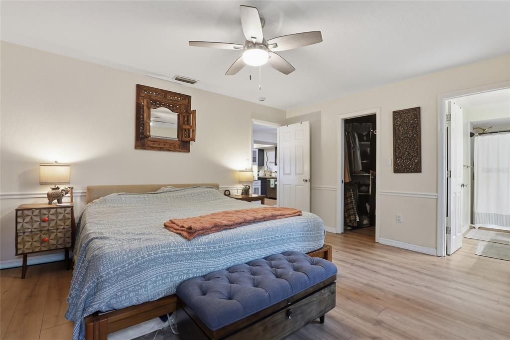 4576 Bliss Road Sarasota, FL 34233 - Photo 19 of 40