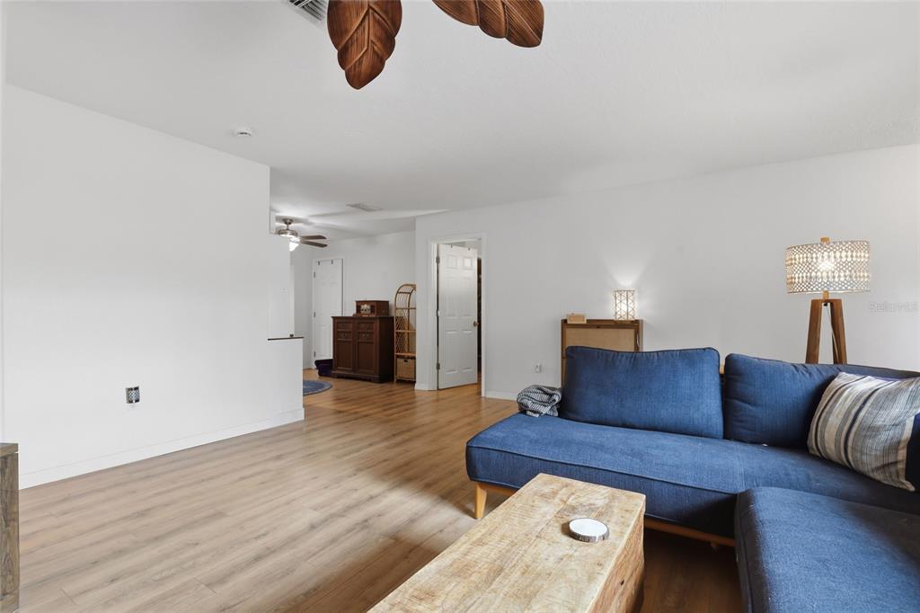 4576 Bliss Road Sarasota, FL 34233 - Photo 10 of 40