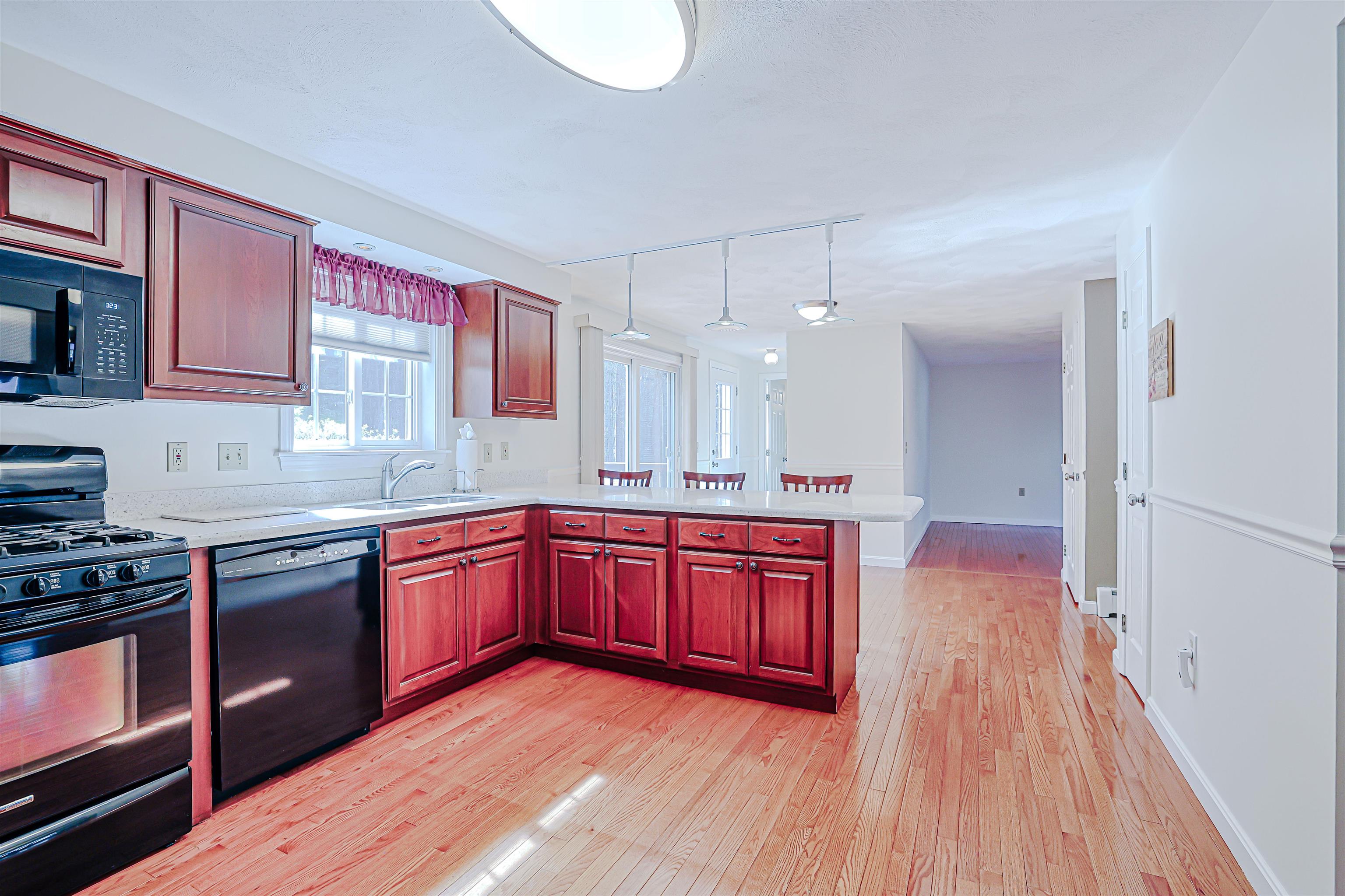 14 Whitewood Lane Merrimack, NH 03054 - Photo 11 of 43