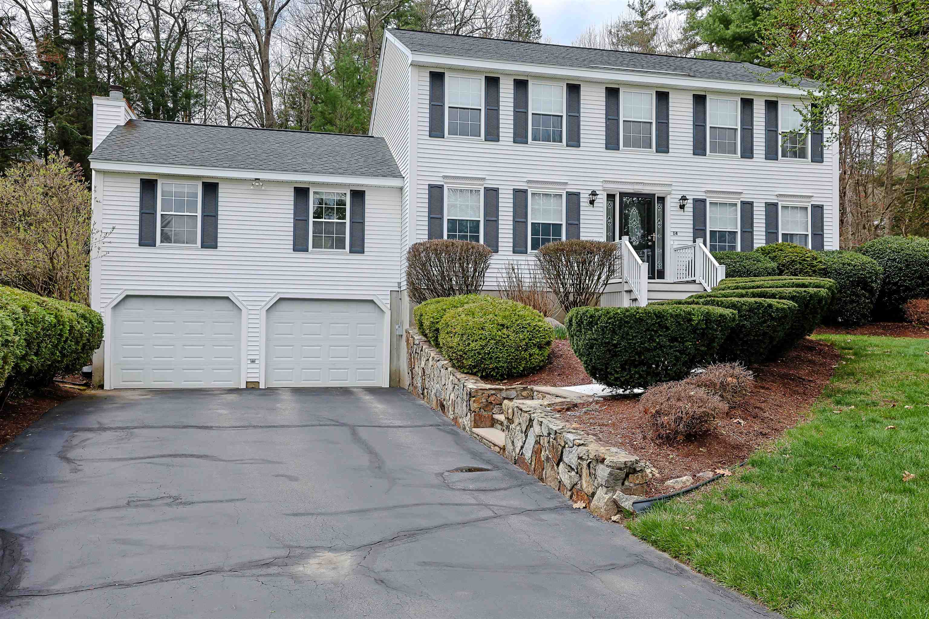 14 Whitewood Lane Merrimack, NH 03054 - Photo 2 of 43