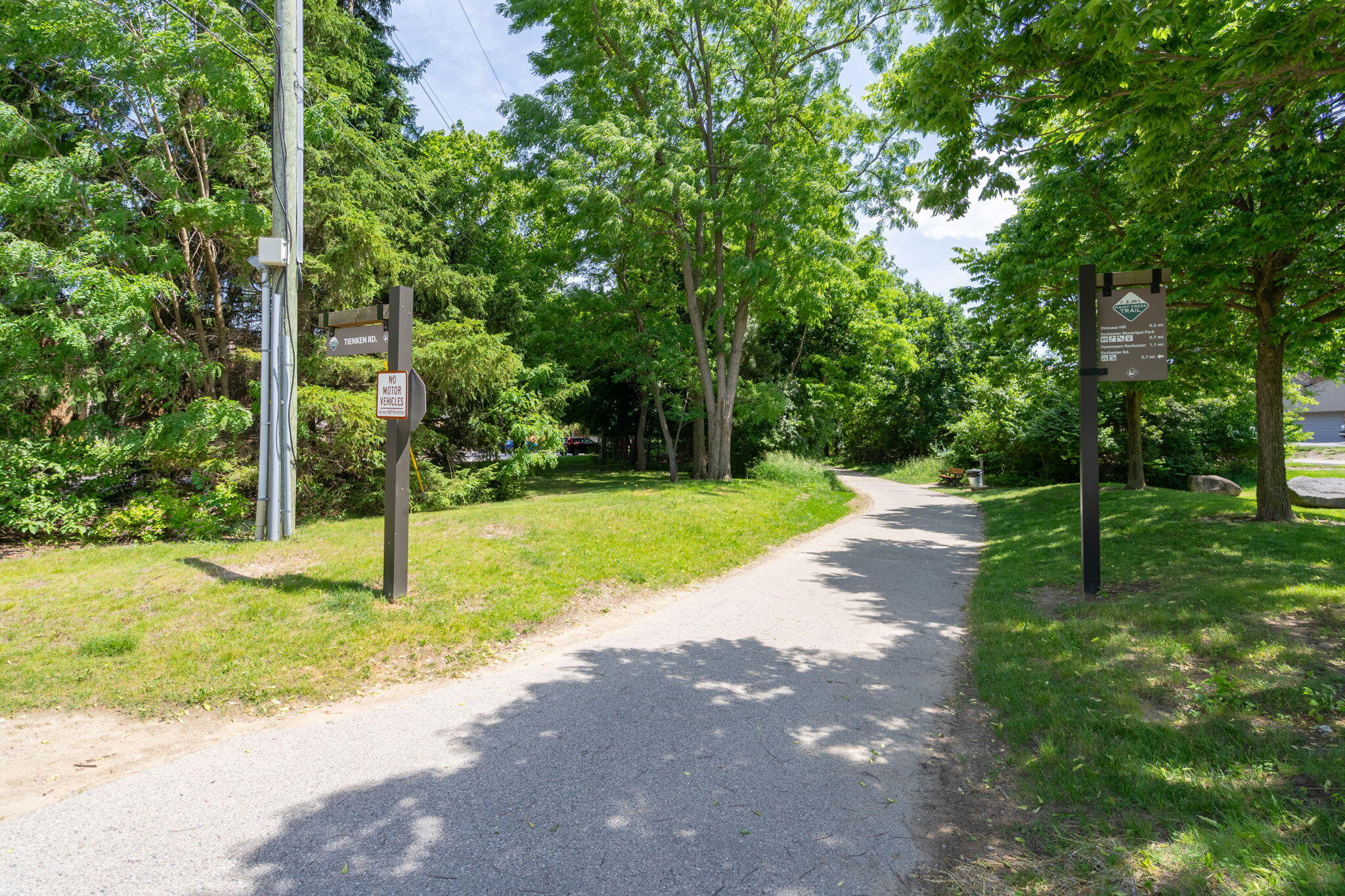669 Oakbrook West Rochester Hills, MI 48307 - Photo 23 of 26 6-web-or-mls-exteriors-6