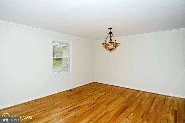 19309 Treadway Road Brookeville, MD 20833 - Photo 2 of 25 Dining Room
