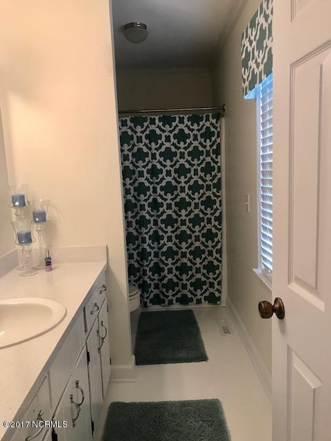 3000 Rouse Road Kinston, NC 28504 - Photo 14 of 19 3000 Rouse bath 2
