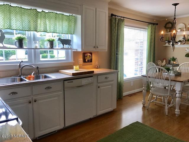 3000 Rouse Road Kinston, NC 28504 - Photo 6 of 19 3000 Rouse kitchen 3