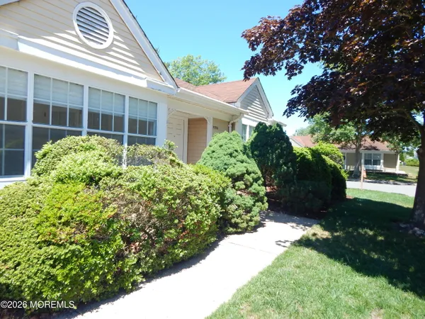 $379,500 | 1173 B Thornbury Lane, Manchester Township, NJ 08759