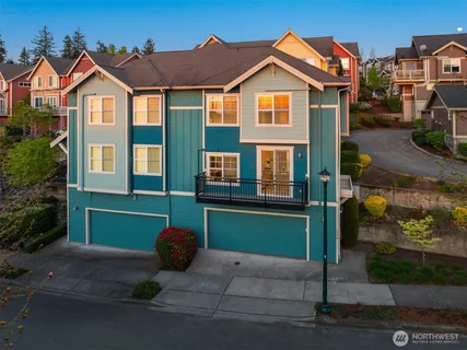 $850,000 | 1936 17th Avenue Northeast, Issaquah, WA 98029