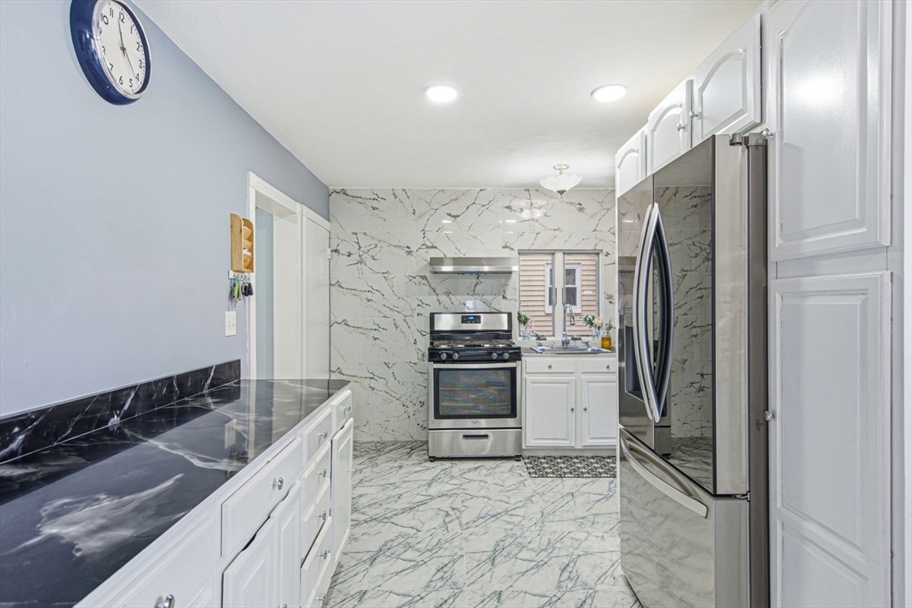 20 Bell Street Quincy, MA 02169 - Photo 13 of 40