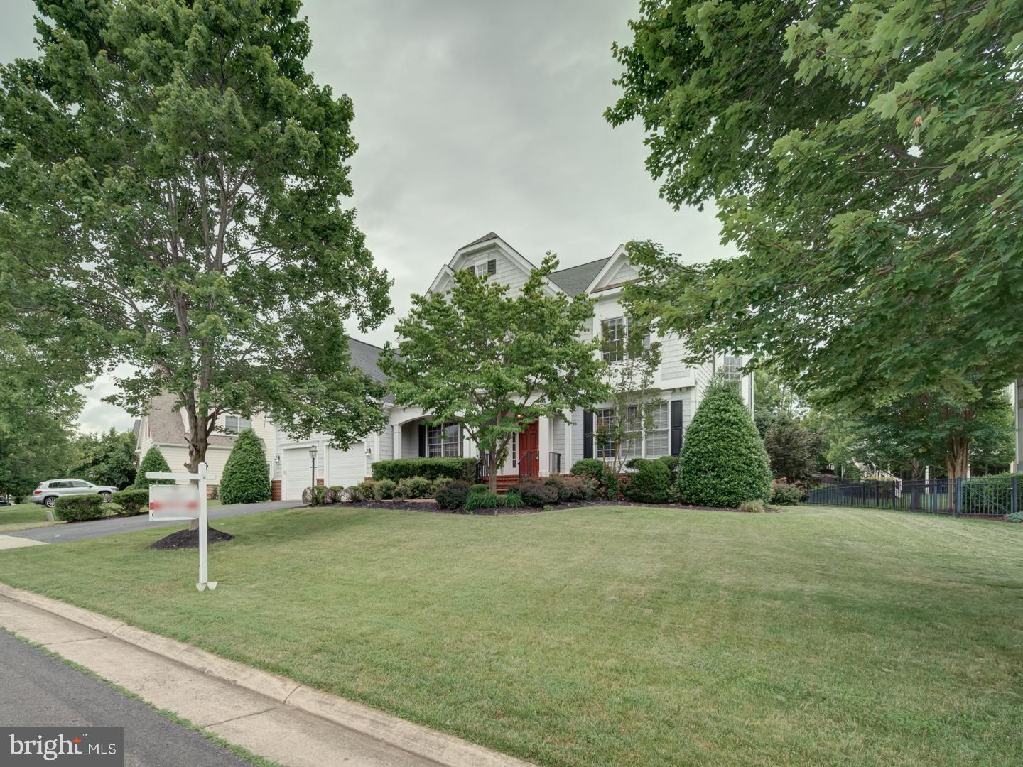 8429 Link Hills Loop Gainesville, VA 20155 - Photo 2 of 102