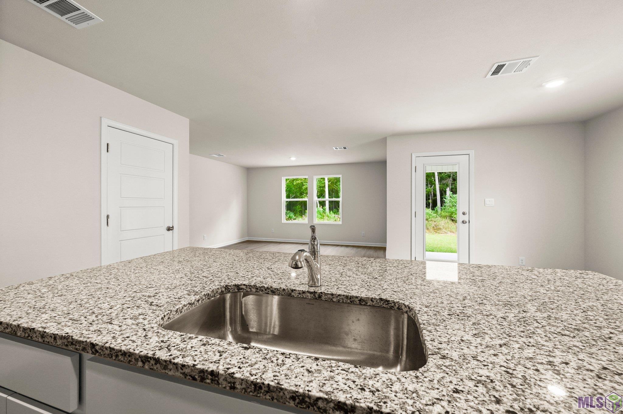 2426 Lewis Loop Baker, LA 70714 - Photo 5 of 13