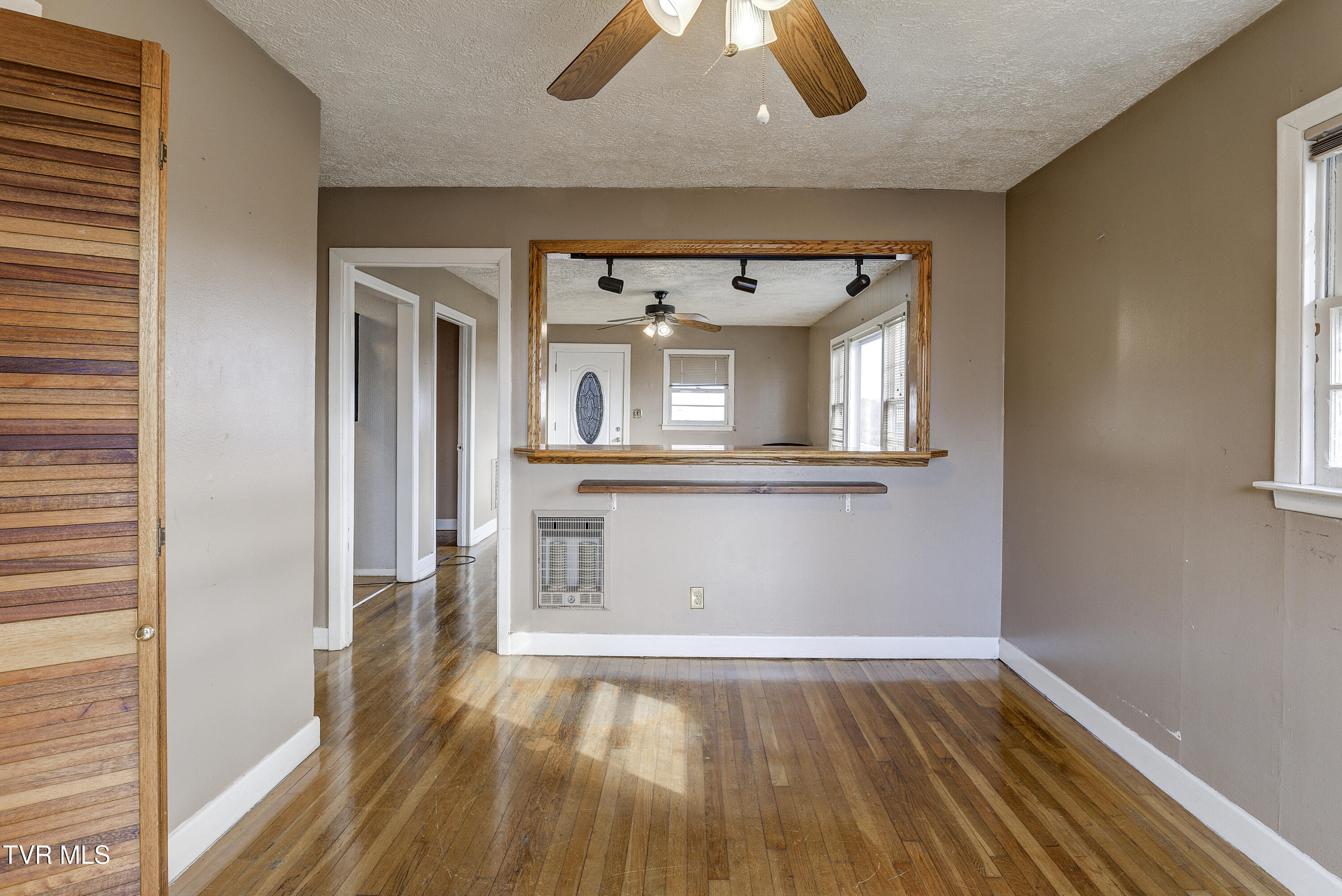 377 Henson Road Bristol, TN 37620 - Photo 11 of 48 Henson-10