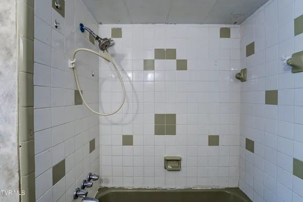 $194,999 | 377 Henson Road, Bristol, TN 37620