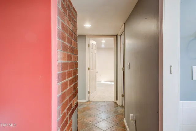 $199,900 | 377 Henson Road, Bristol, TN 37620