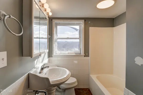 $194,999 | 377 Henson Road, Bristol, TN 37620