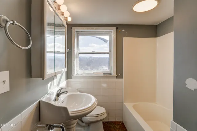 $199,900 | 377 Henson Road, Bristol, TN 37620