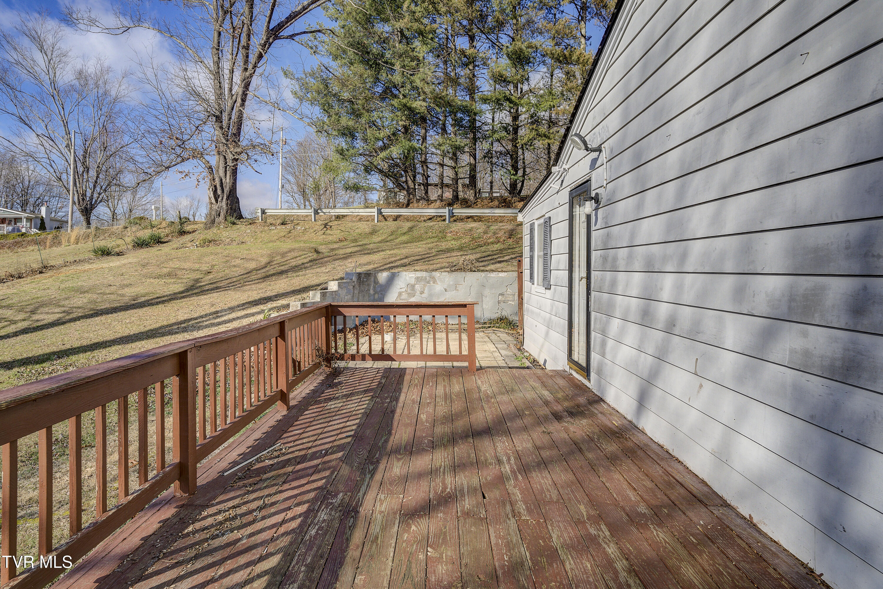 377 Henson Road Bristol, TN 37620 - Photo 36 of 48 Henson-35