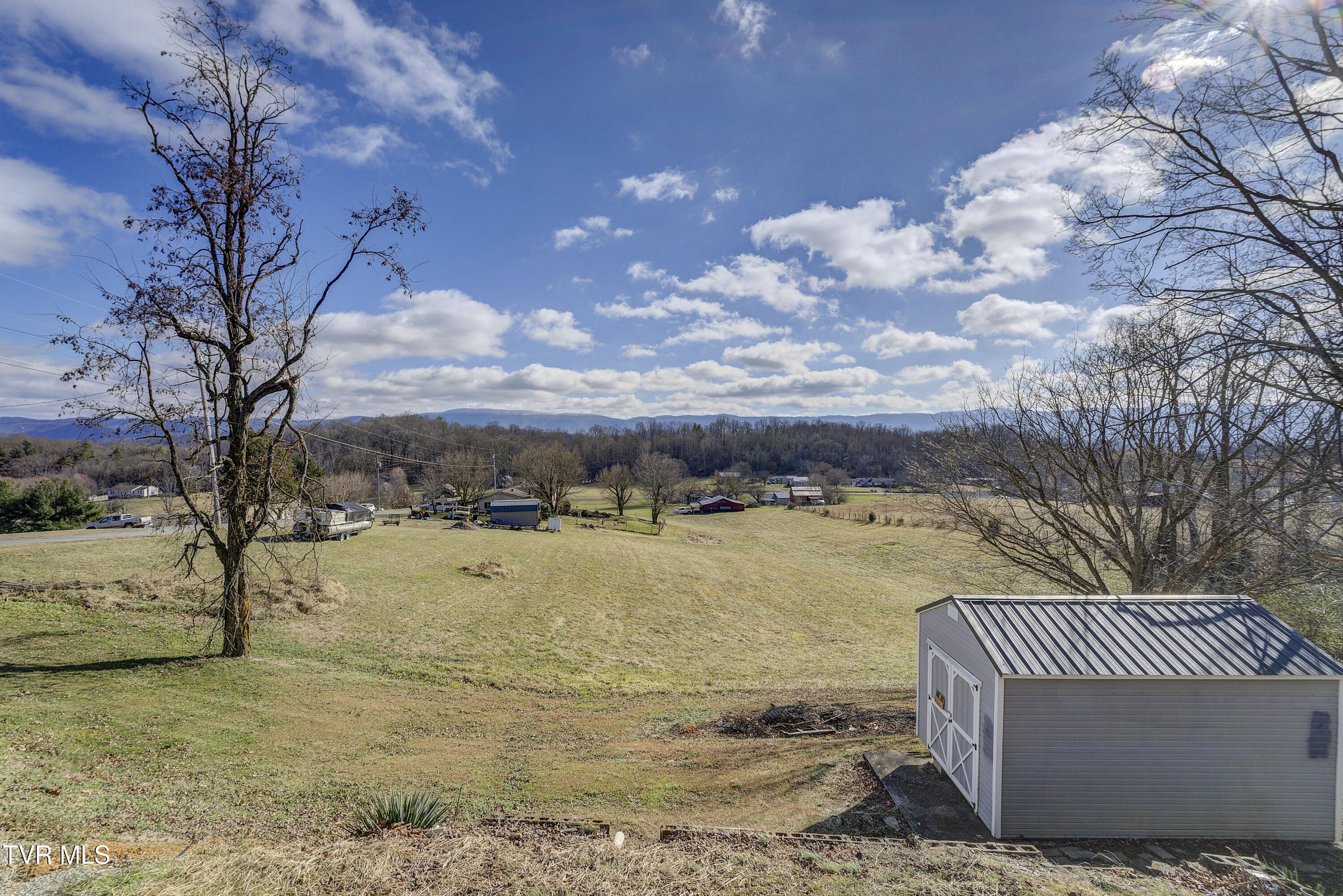 377 Henson Road Bristol, TN 37620 - Photo 38 of 48 Henson-37
