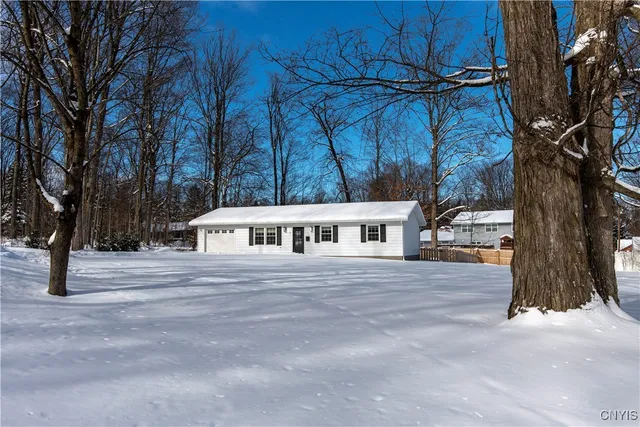 $2,350 | 57 Beechwood Road, New Hartford, NY 13413