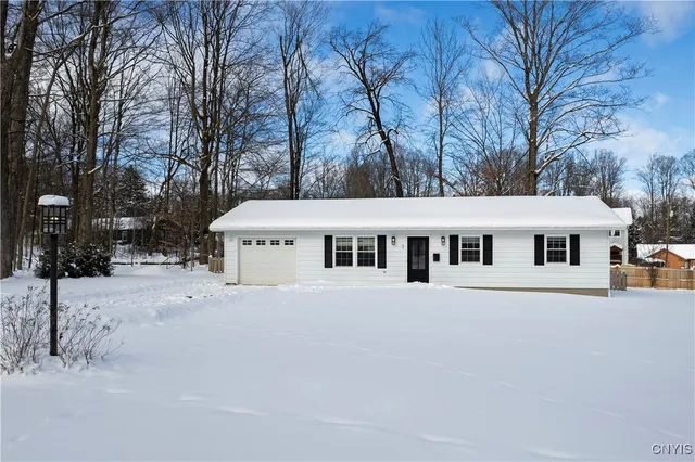 $2,350 | 57 Beechwood Road, New Hartford, NY 13413