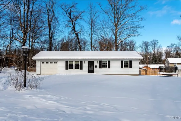 $2,350 | 57 Beechwood Road, New Hartford, NY 13413