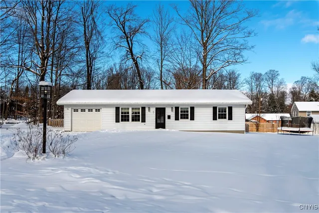 $2,350 | 57 Beechwood Road, New Hartford, NY 13413