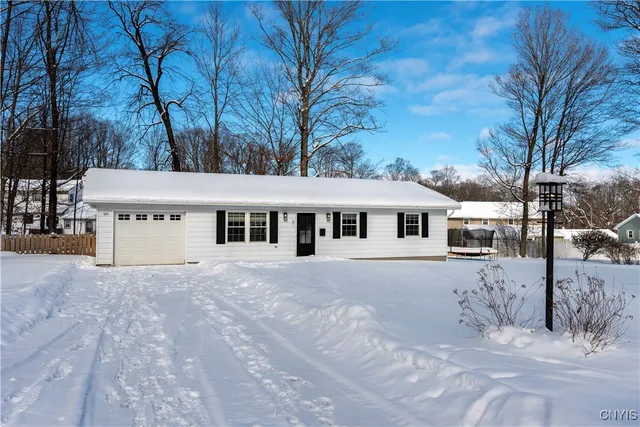 $2,350 | 57 Beechwood Road, New Hartford, NY 13413