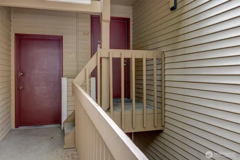 $369,950 | 8642 164th Avenue Northeast, Unit B204, Redmond, WA 98052