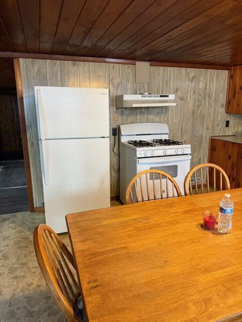 687 Gardiner Road Wiscasset, ME 04578 - Photo 5 of 34 image0