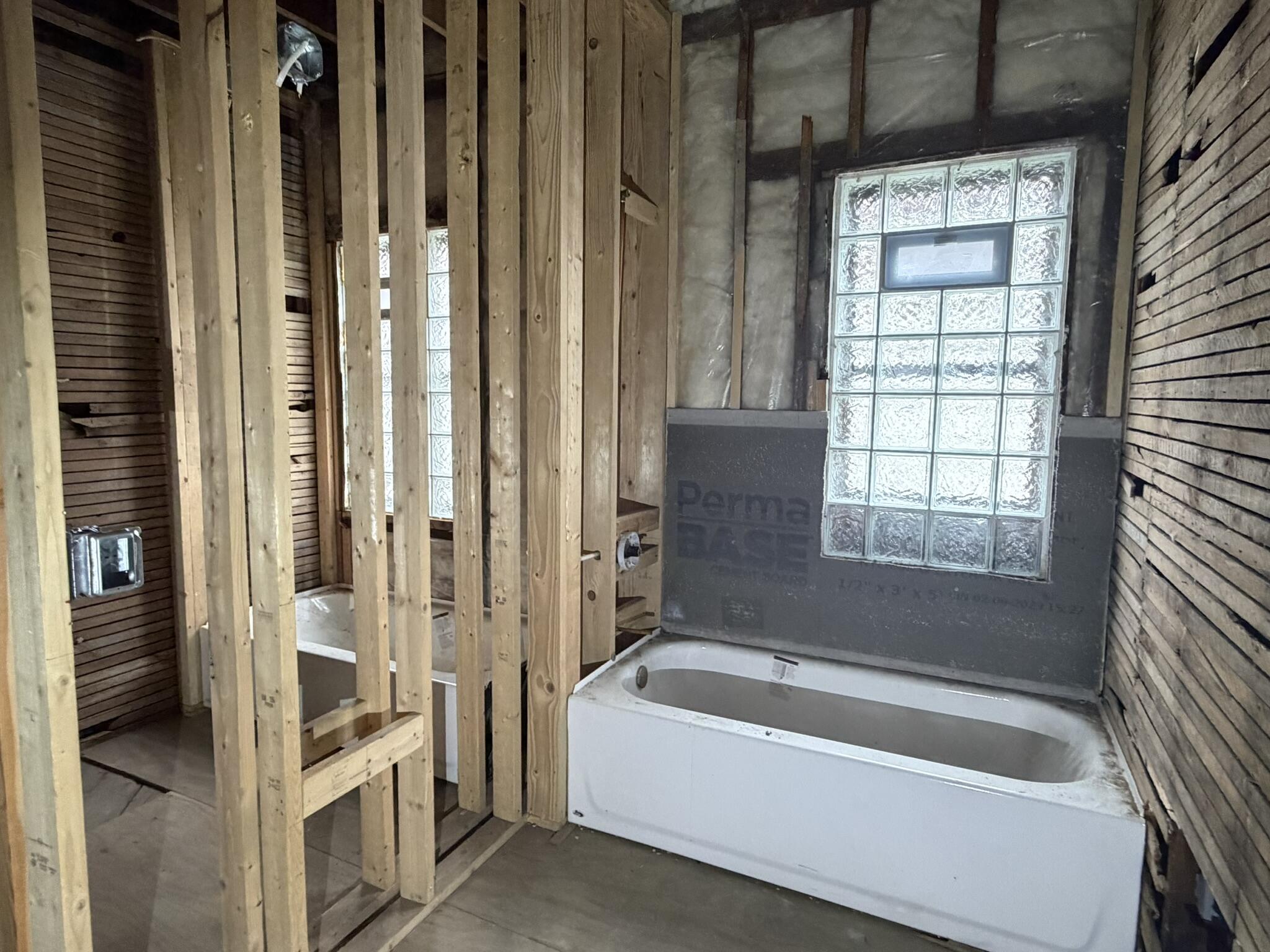 2334 North 9th Street, Unit 2336 Milwaukee, WI 53206 - Photo 14 of 31 2-bahroom