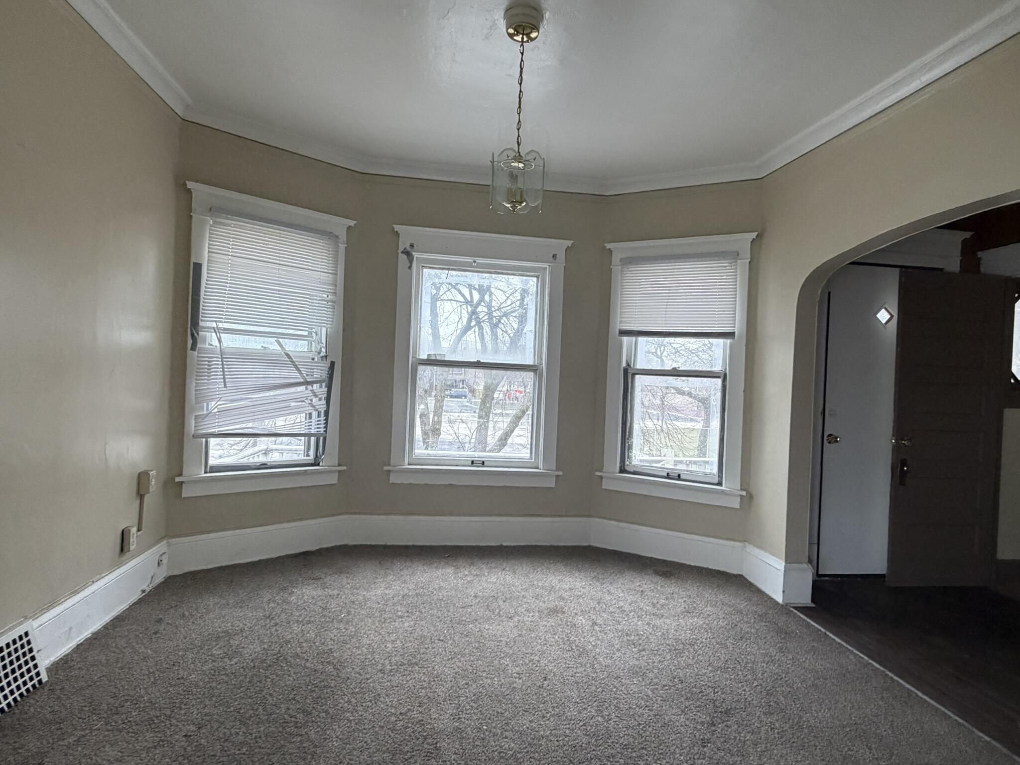 2334 North 9th Street, Unit 2336 Milwaukee, WI 53206 - Photo 25 of 31 4 living room
