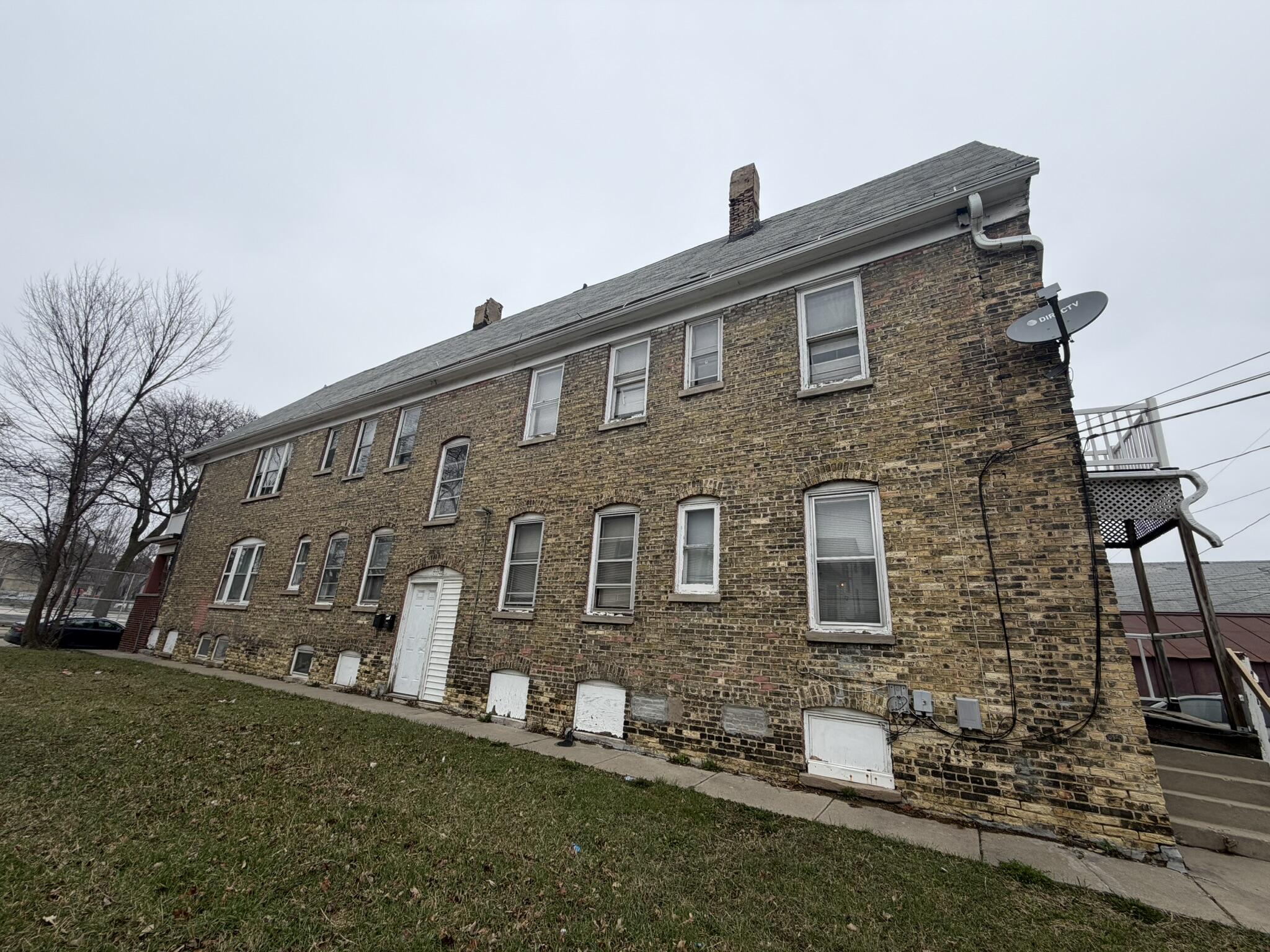2334 North 9th Street, Unit 2336 Milwaukee, WI 53206 - Photo 30 of 31 IMG_1671