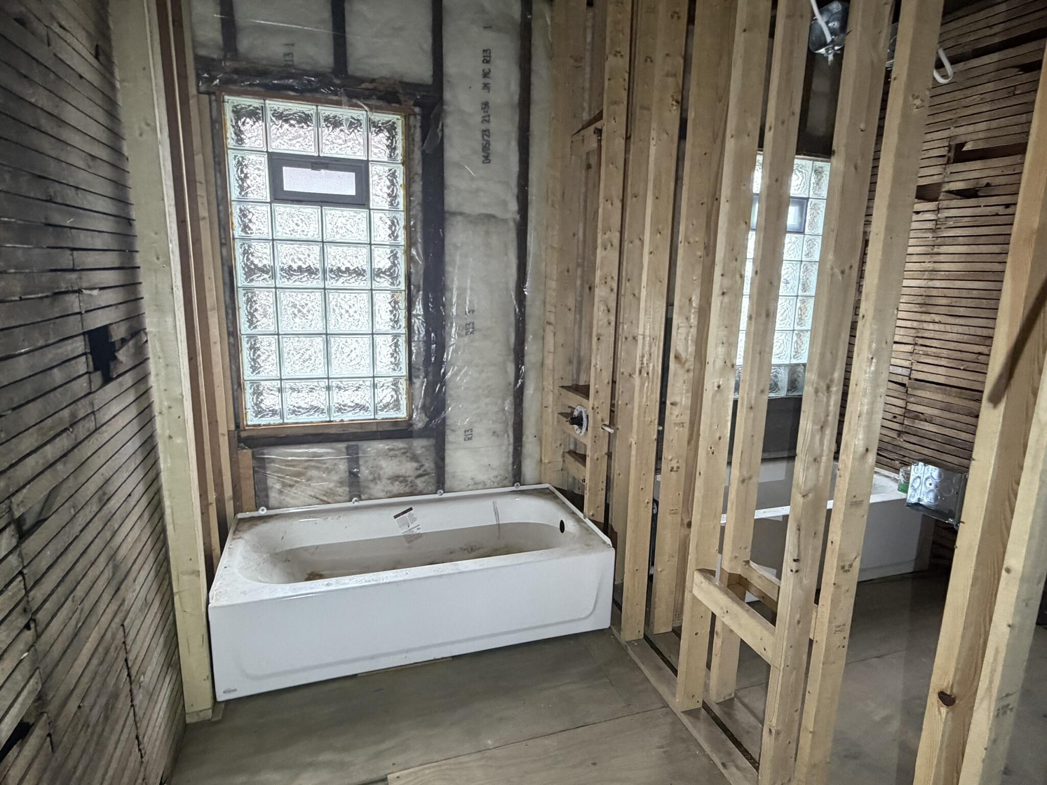 2334 North 9th Street, Unit 2336 Milwaukee, WI 53206 - Photo 4 of 31 1- bathroom