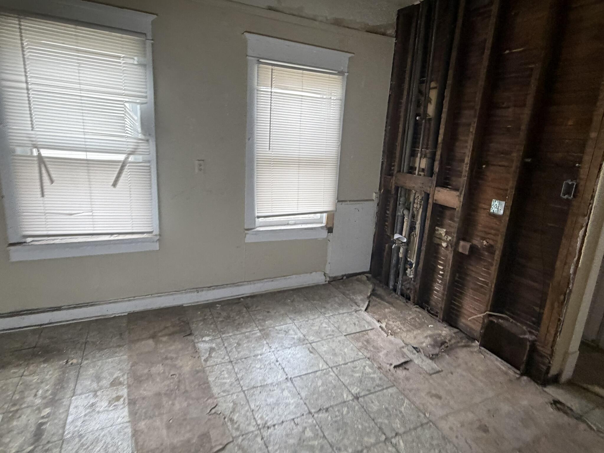2334 North 9th Street, Unit 2336 Milwaukee, WI 53206 - Photo 8 of 31 1 kitchen.