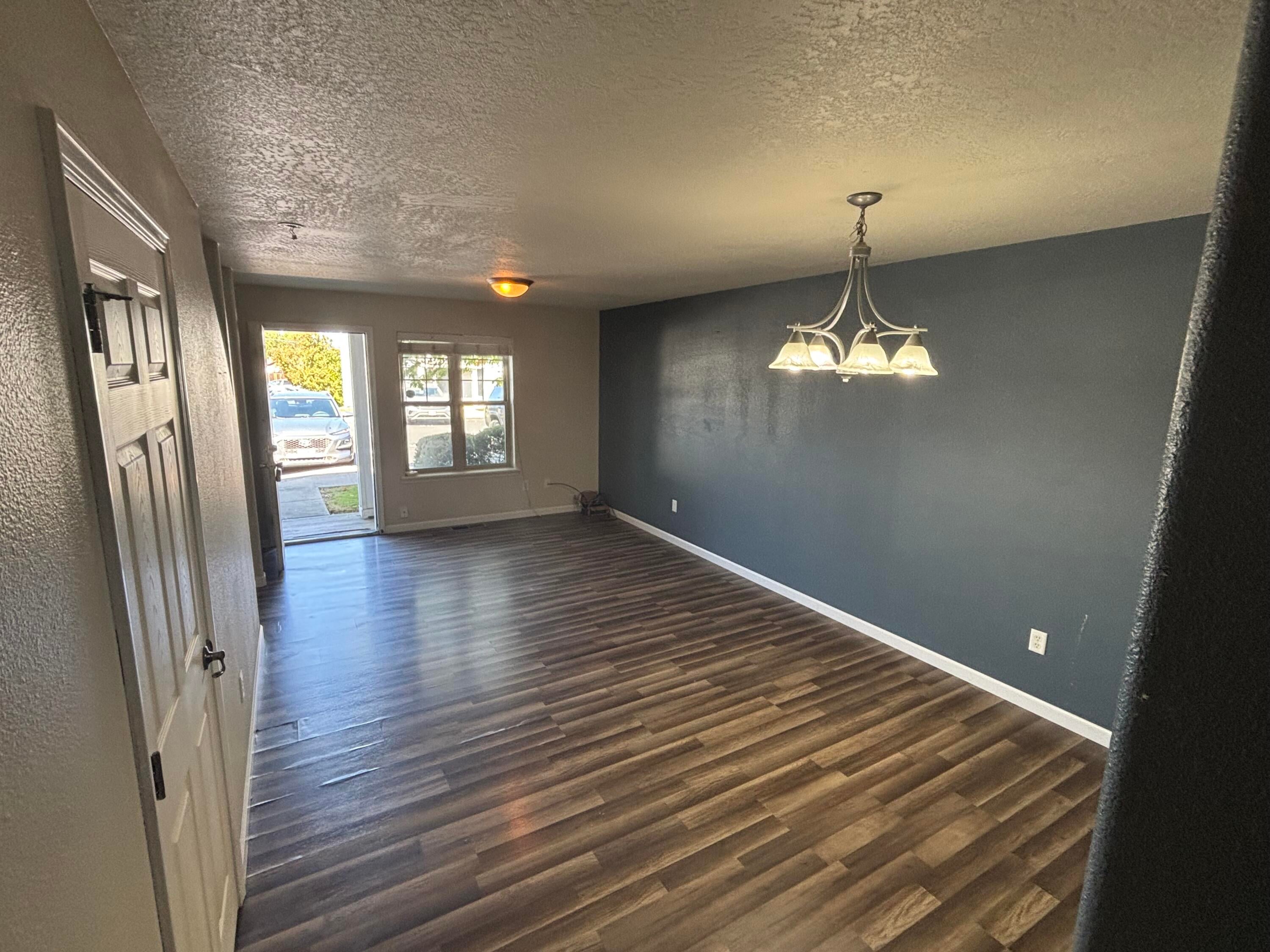 450 Midway Road, Unit 16 Medford, OR 97501 - Photo 5 of 18 3