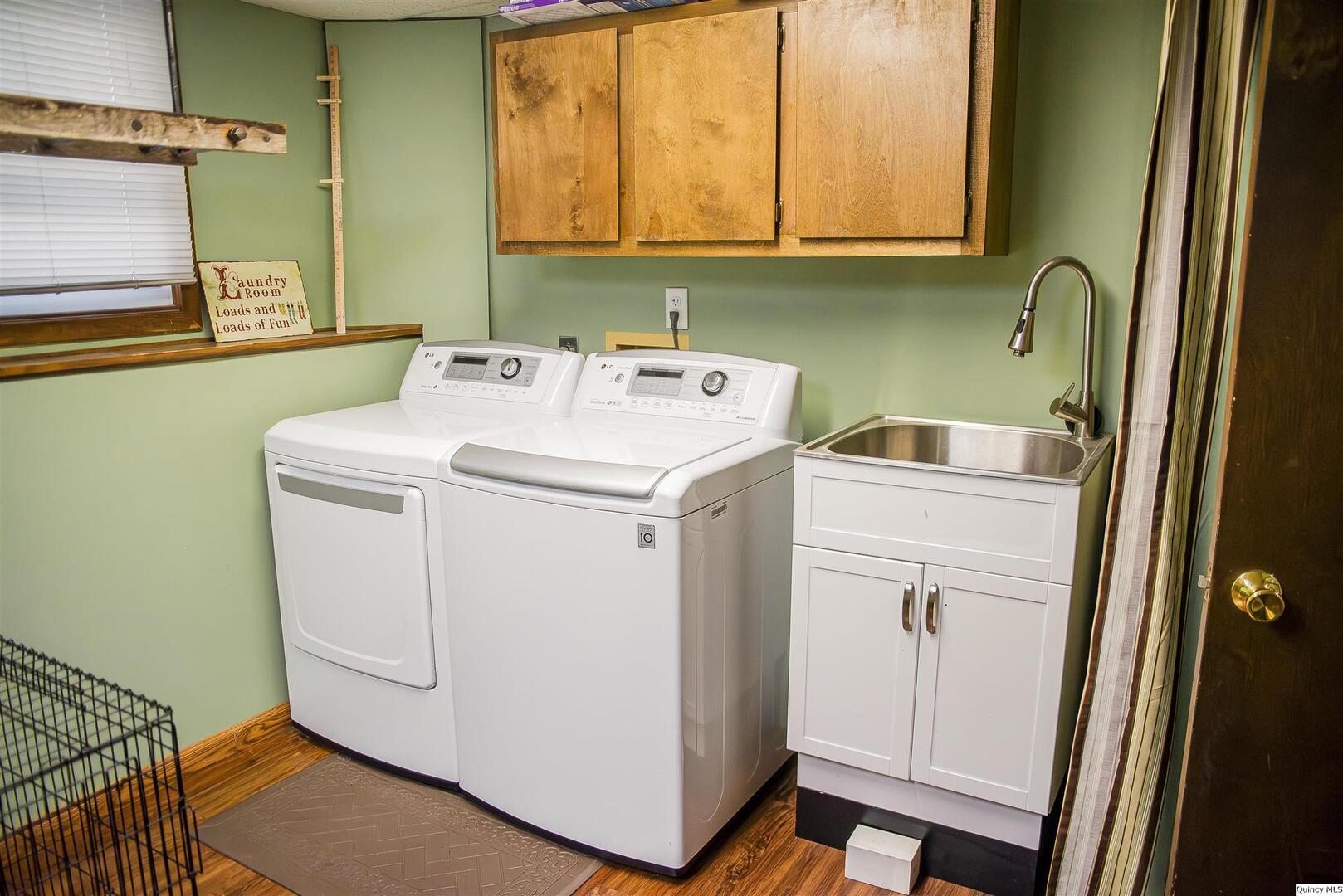 1320 Center Street Carthage, IL 62321 - Photo 8 of 10