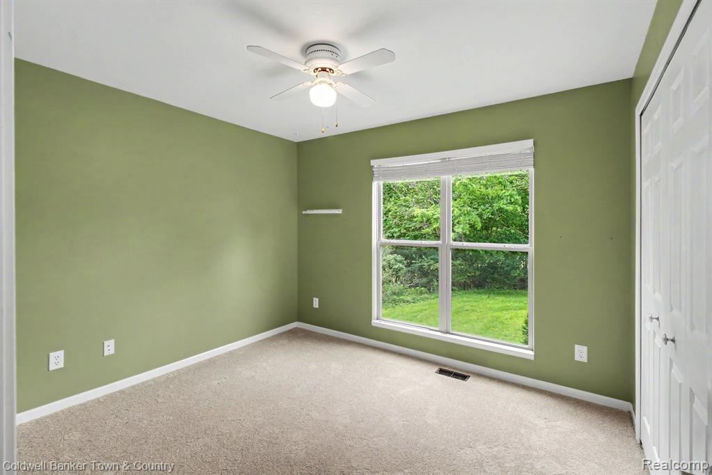 332 Triangle Lake Road Howell, MI 48843 - Photo 13 of 27
